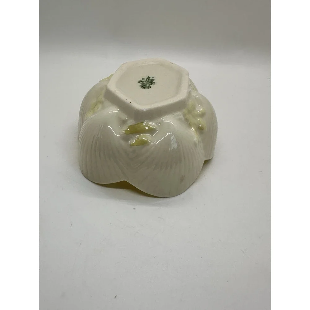 VINTAGE BELLEEK IRISH PORCELAIN SHELL CORAL PATTERN CANDY‎ NUT BOWL LUSTRE